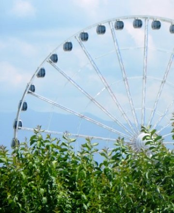 Great Smoky Mountans Wheel at the Island in Pigeon Forge