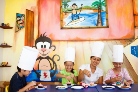 Grand Velas Kids Club Cupcake decoating