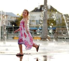 217KISSWatergirl