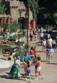 329VABuschGardensFamily