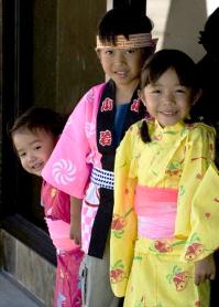 Children Enjoy Oban Festival in San Jose California