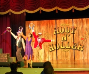 Hoot N Holler Family Reunion Entertainment Pigeon forge Tennessee