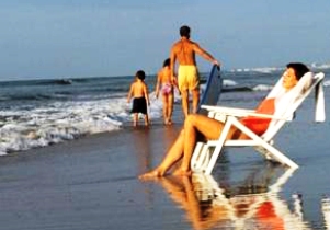 SCMB261FamilyBeach